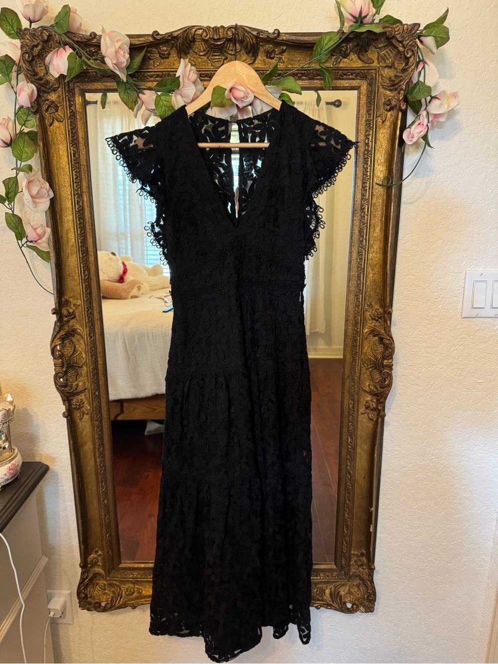Lost + Wander Black Lace V-Neck Tiered Maxi Dress